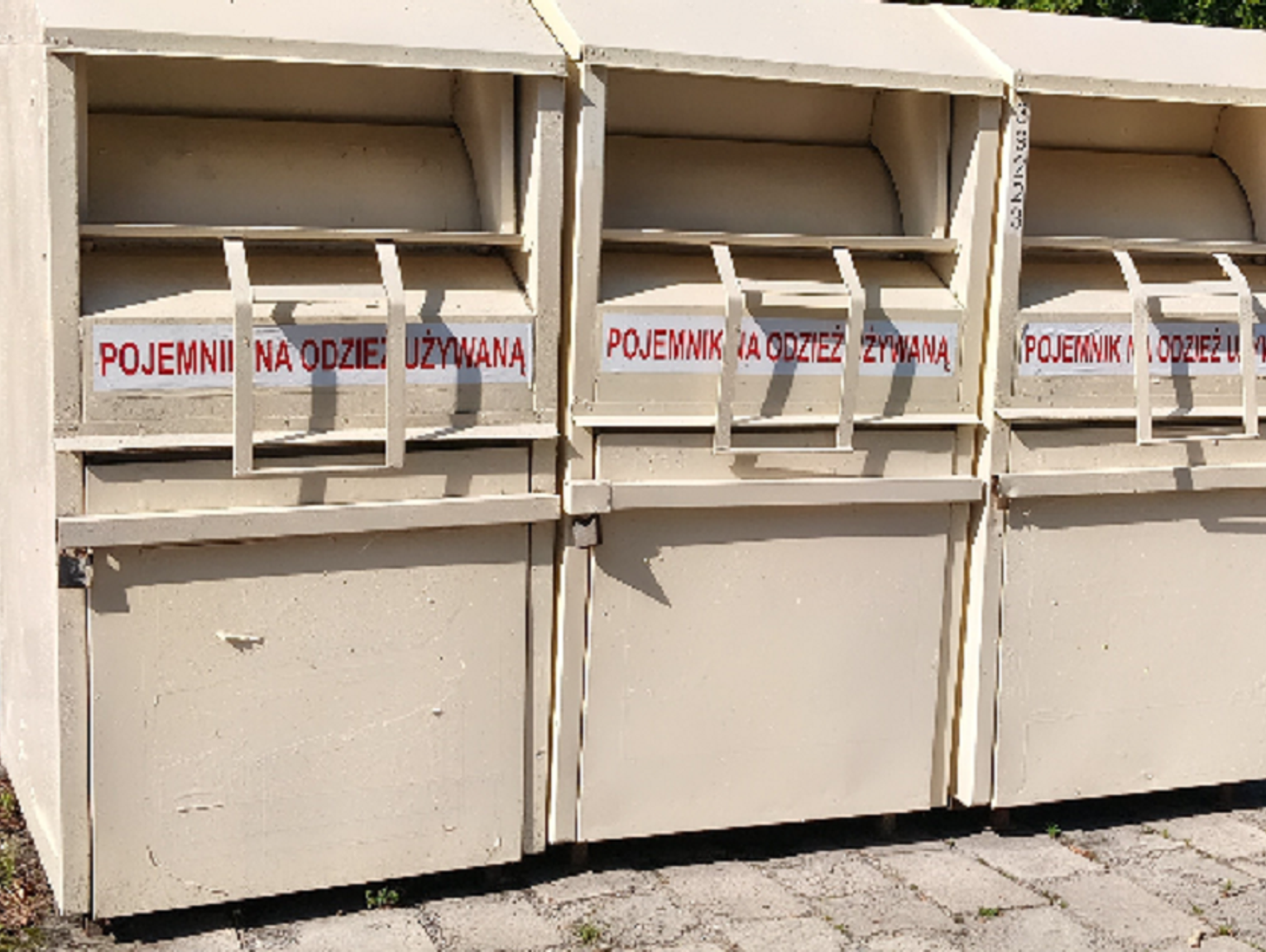 W Rejowcu stanęły nowe pojemniki na tekstylia. Jest ich 11