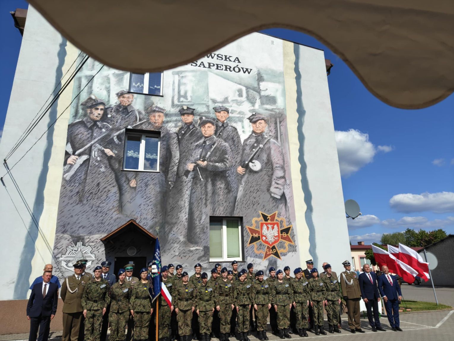 We Włodawie odsłonięto mural poświęcony 2 Warszawskiej Brygadzie Saperów. Zobaczcie zdjęcia