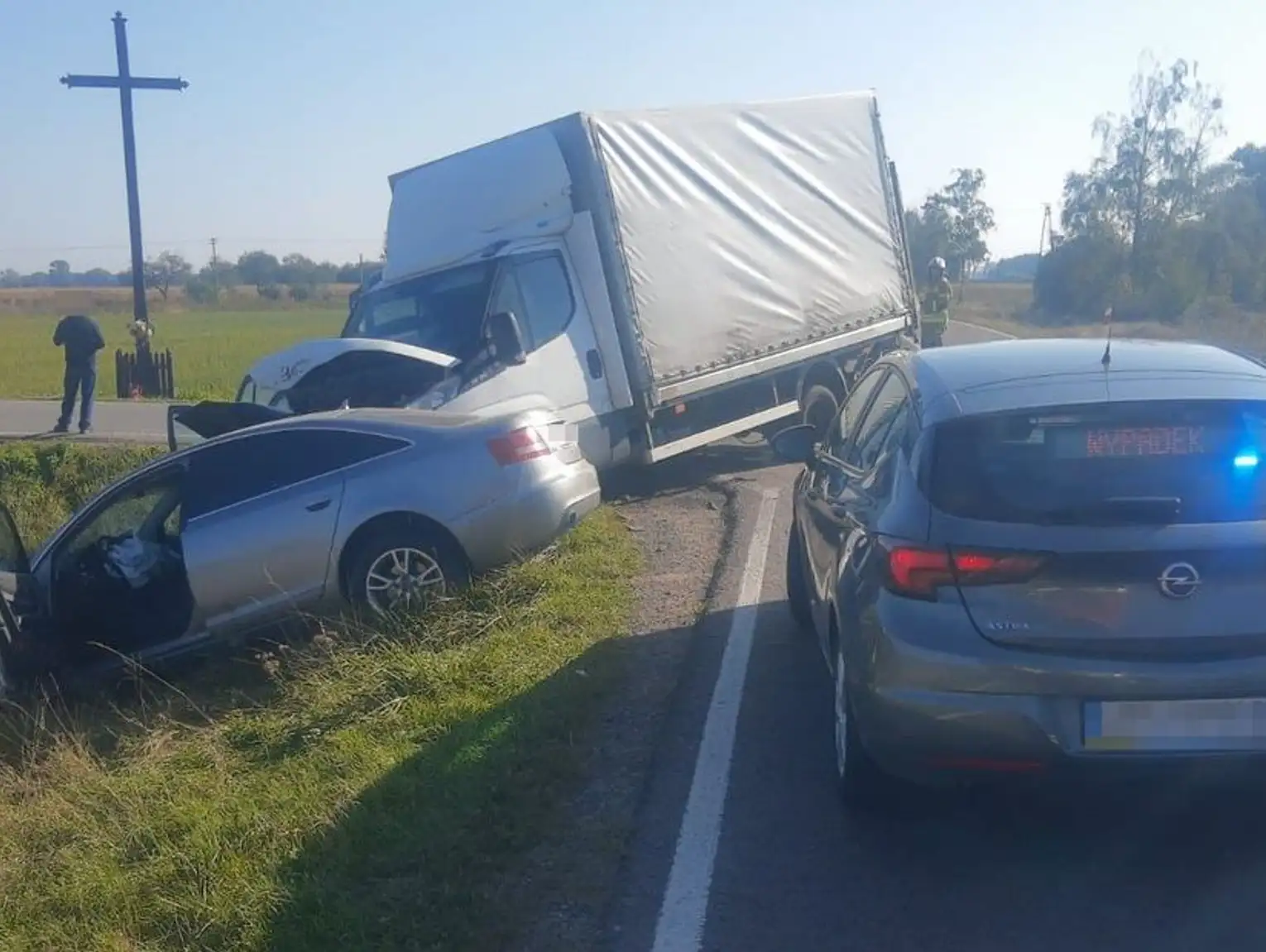 LUBELSKIE. Wypadek na drodze krajowej. Kierowca był pijany. 3 osoby trafiły do szpitala [FILM]