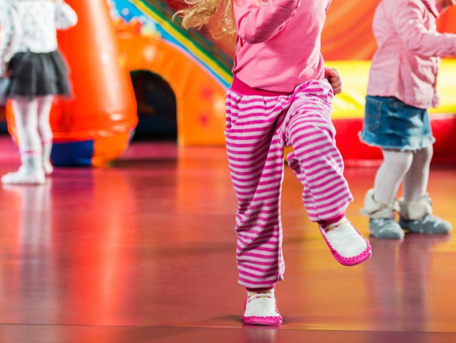 Wypadek na sali zabaw. 11-latka ma złamany kręgosłup