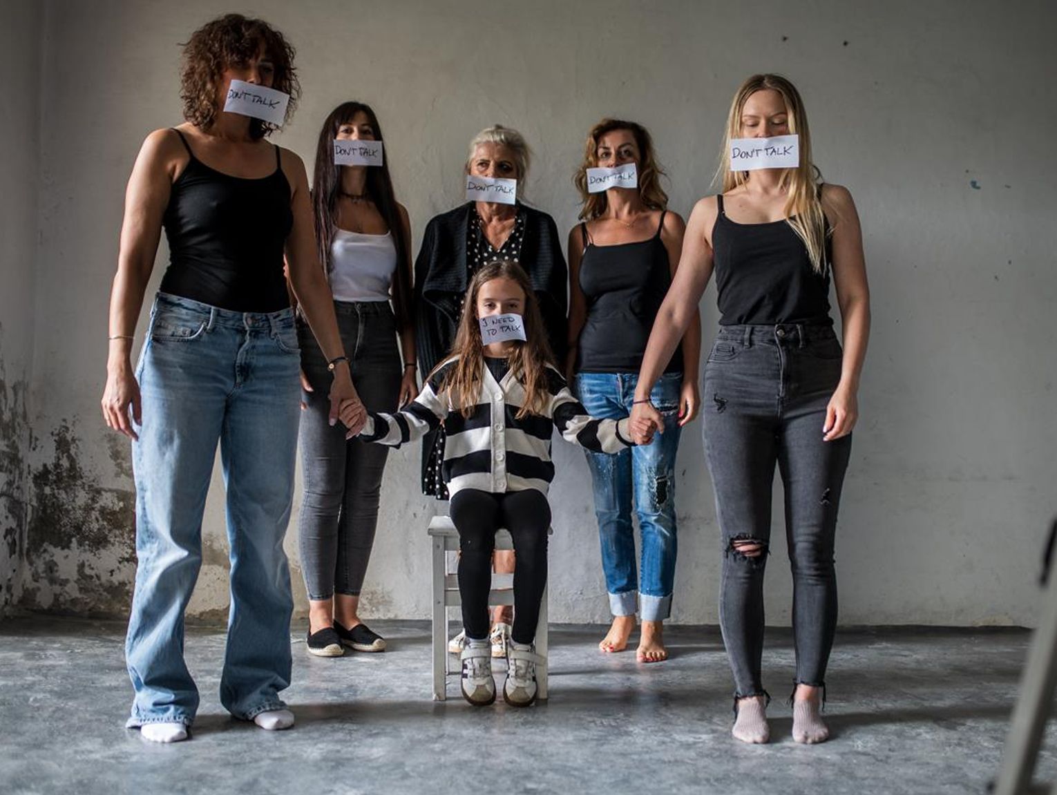 Wystawa w Chełmie zmusza do refleksji nad problemem przemocy wobec kobiet