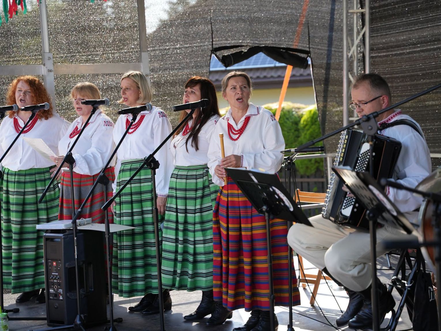 XIII Fuzja Kultur w Janowie. Muzyka, tradycja i rodzinna atmosfera przy świetlicy [ZDJĘCIA]