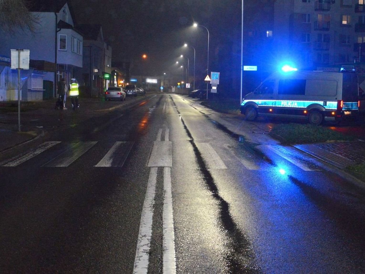 Tragedia na drodze. Potrącony 74-latek zmarł w szpitalu, kierowca ze strachu odjechał