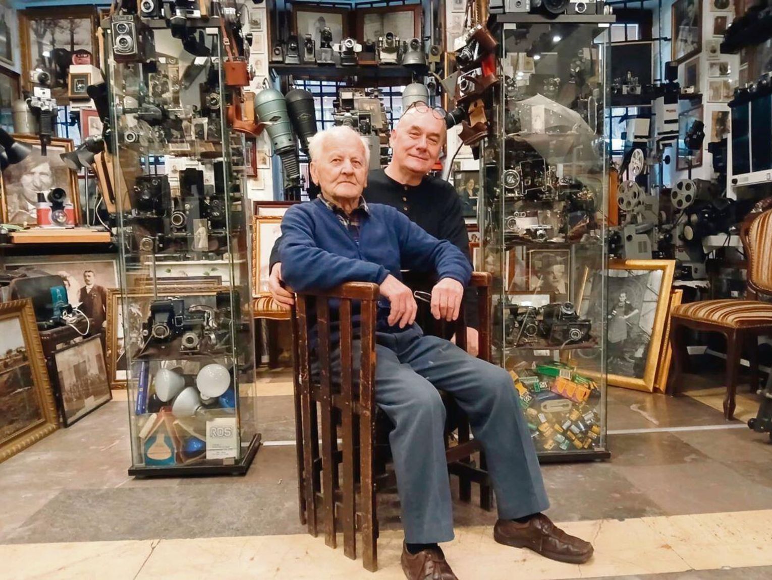 Na tym krześle mógł siedzieć marszałek Piłsudski. Mebel ocalił Mieczysław Wańczyk