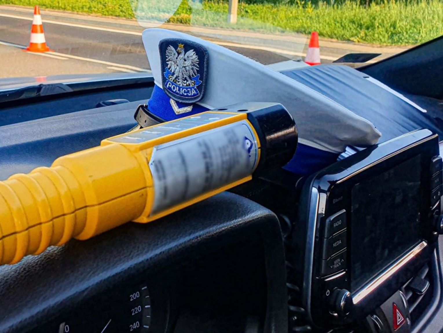 Zatrzymane prawa jazdy i wysokie mandaty. Krasnostawscy policjanci skontrolowali trzeźwość blisko 1500 osób