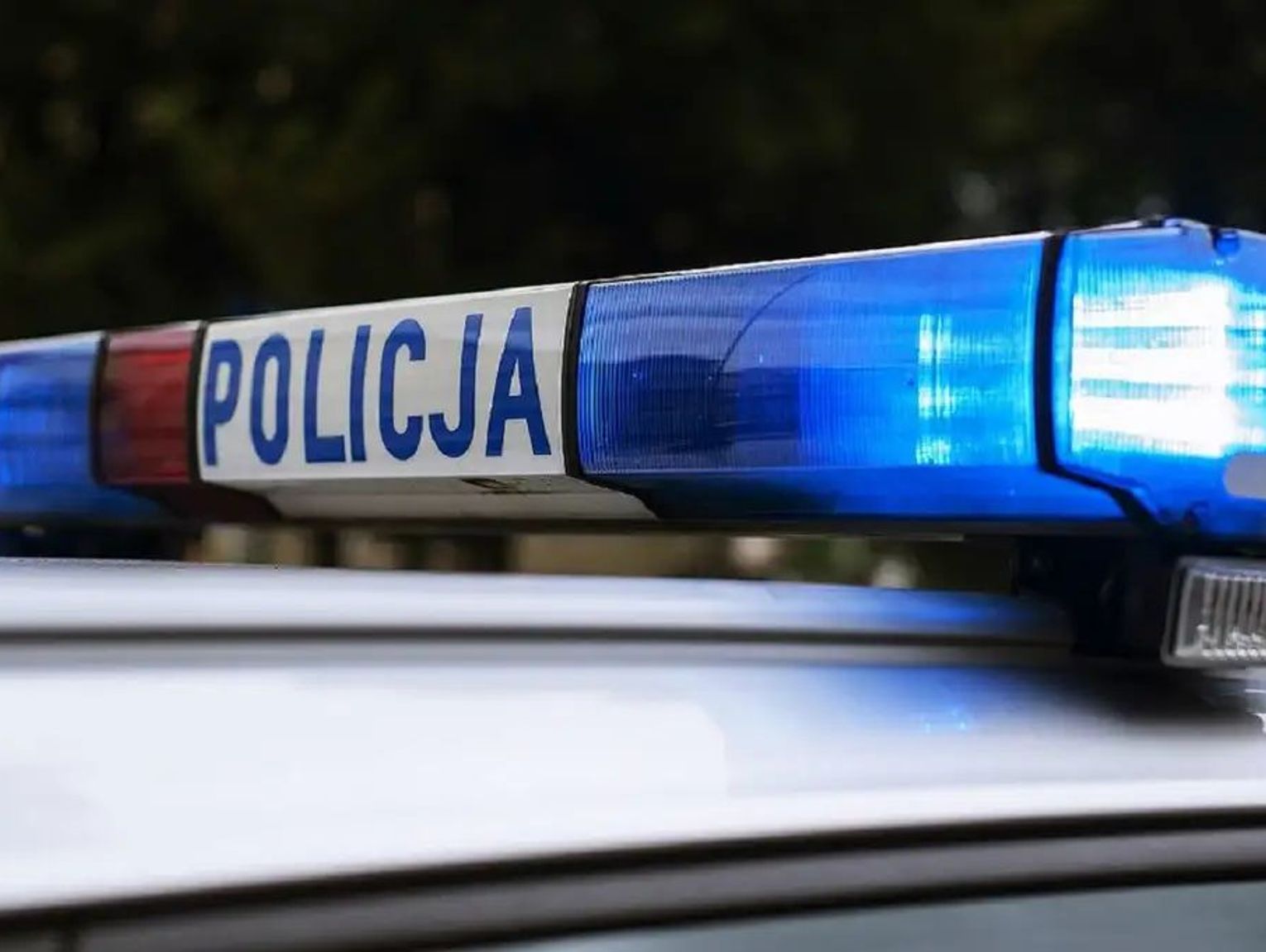 Zderzenie dwóch aut i ciągnika w Bukowej Wielkiej. Poszkodowana kobieta zabrana do szpitala