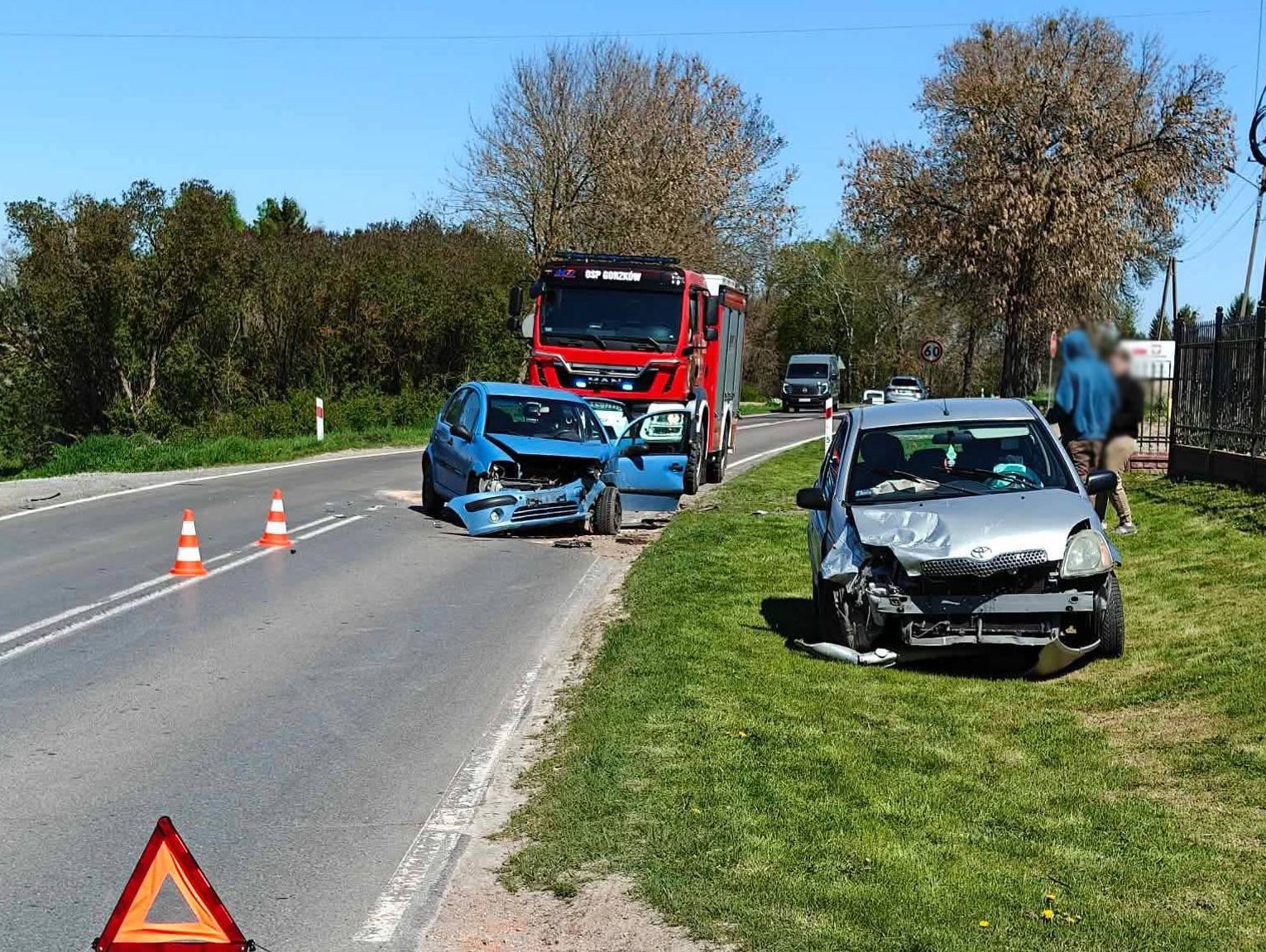 Zderzenie dwóch aut w Chorupniku. Dziecko zabrane do szpitala