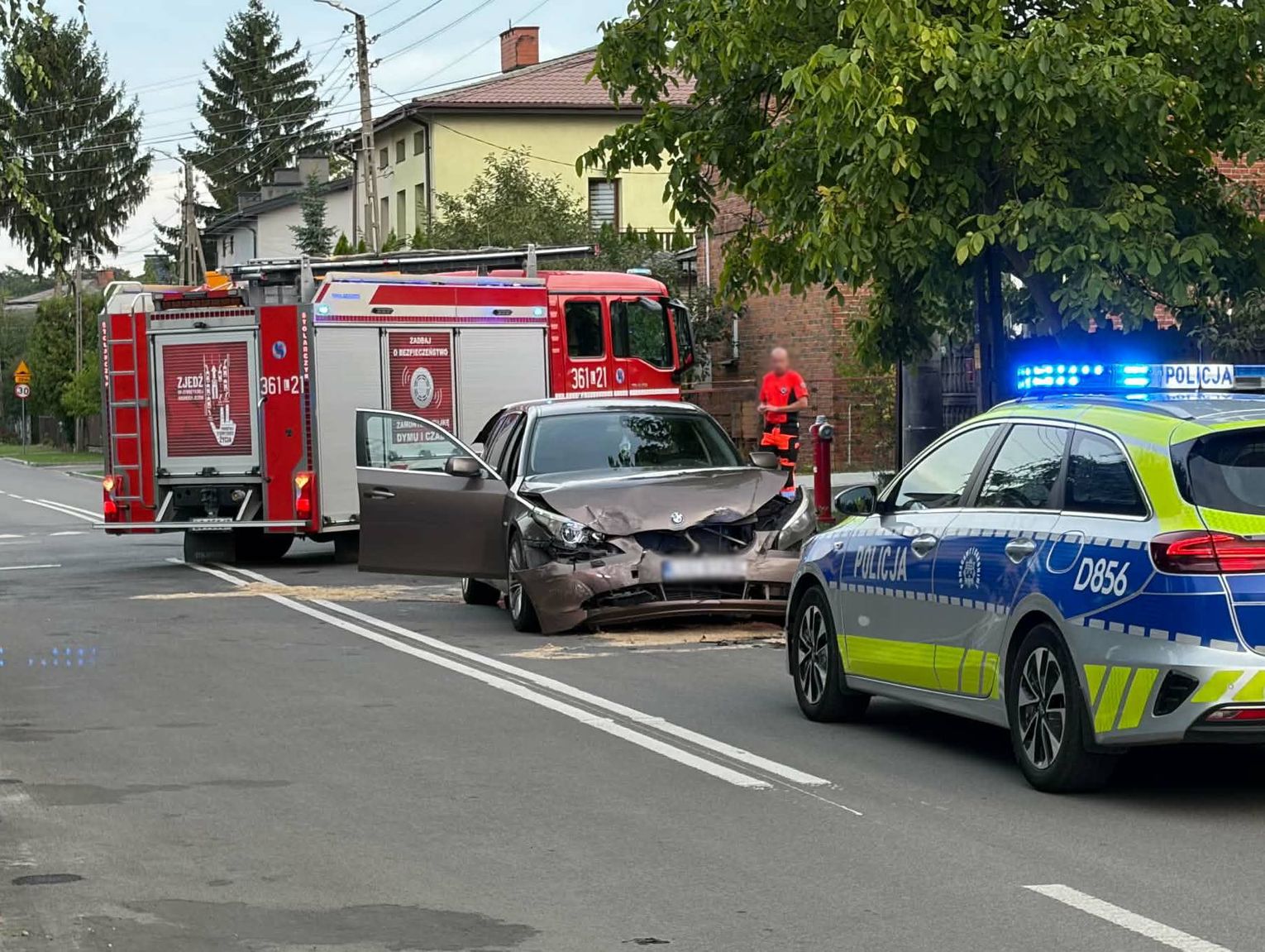 Zderzenie opla i bmw na skrzyżowaniu ulic Żeromskiego i Kilińskiego w Chełmie