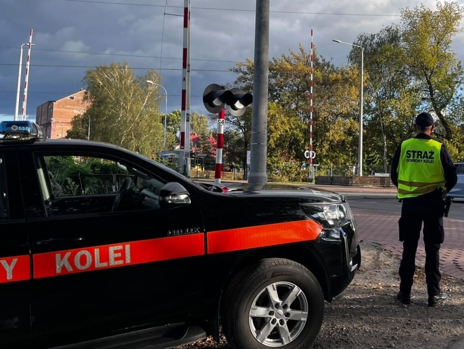 Zignorowała sygnalizację i utknęła na przejeździe kolejowym przy ulicy Złotej w Chełmie