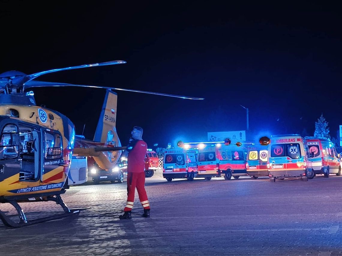 16 dzieci w nocy zabrano do szpitali. Zbiorowe zatrucie na obozie piłkarskim 4 sierpnia w nocy do szpitali w Biłgoraju, Tomaszowie Lubelskim i Zamościu trafiło 16 dzieci z okolic Rzeszowa, które uczestniczyły w obozie sportowym pod Tomaszowem.