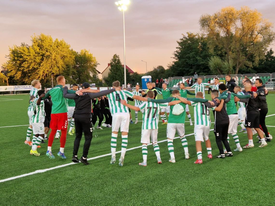 4/4. Jubileusz świętowali zwycięstwem!