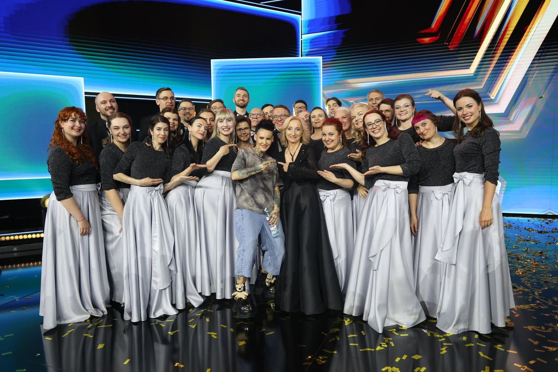zdjęcie chóru luna plena z agnieszką chylińską