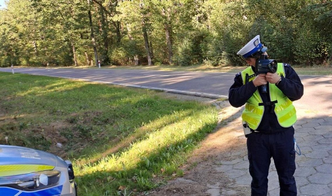 Brawurowa jazda we Włodawie. Pirat drogowy stracił prawo jazdy i musi zdawać egzamin Brawurowa jazda we Włodawie. Pirat drogowy stracił prawo jazdy i musi zdawać egzamin