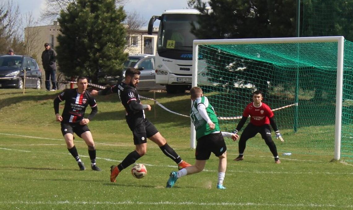 Bug wciąż na fotelu lidera