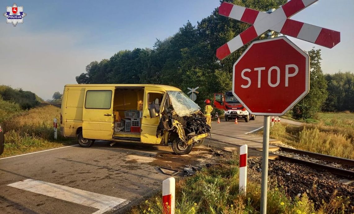 Było o krok od tragedii. Nie stanął na "stopie" i zderzył się z pociągiem