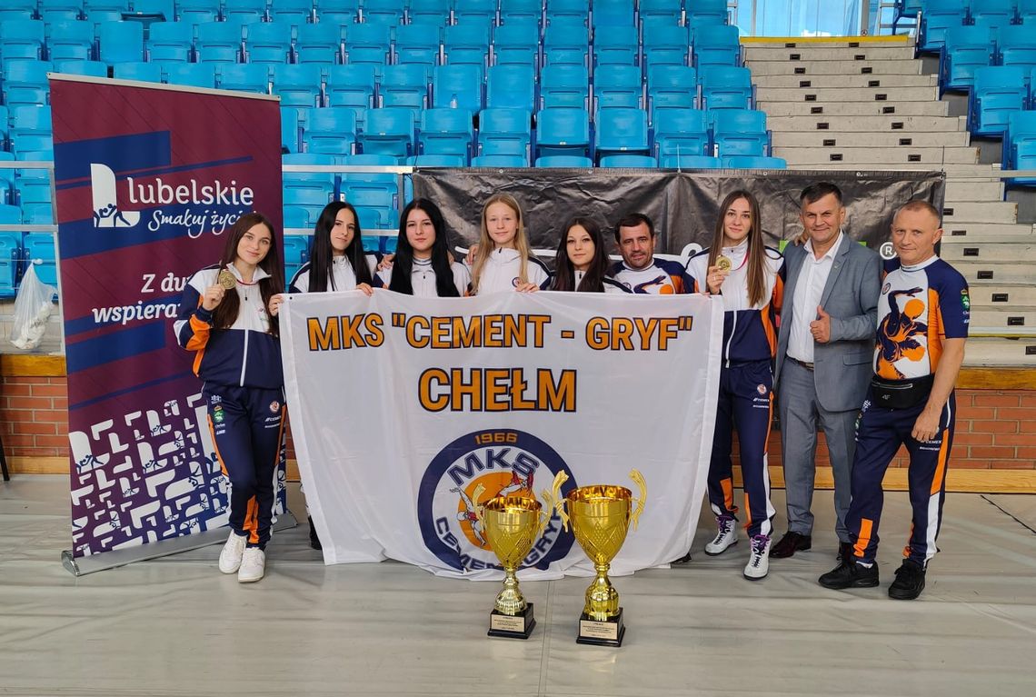 Zapaśniczki Cementu Gryfa Chełm z tytułami mistrzyń