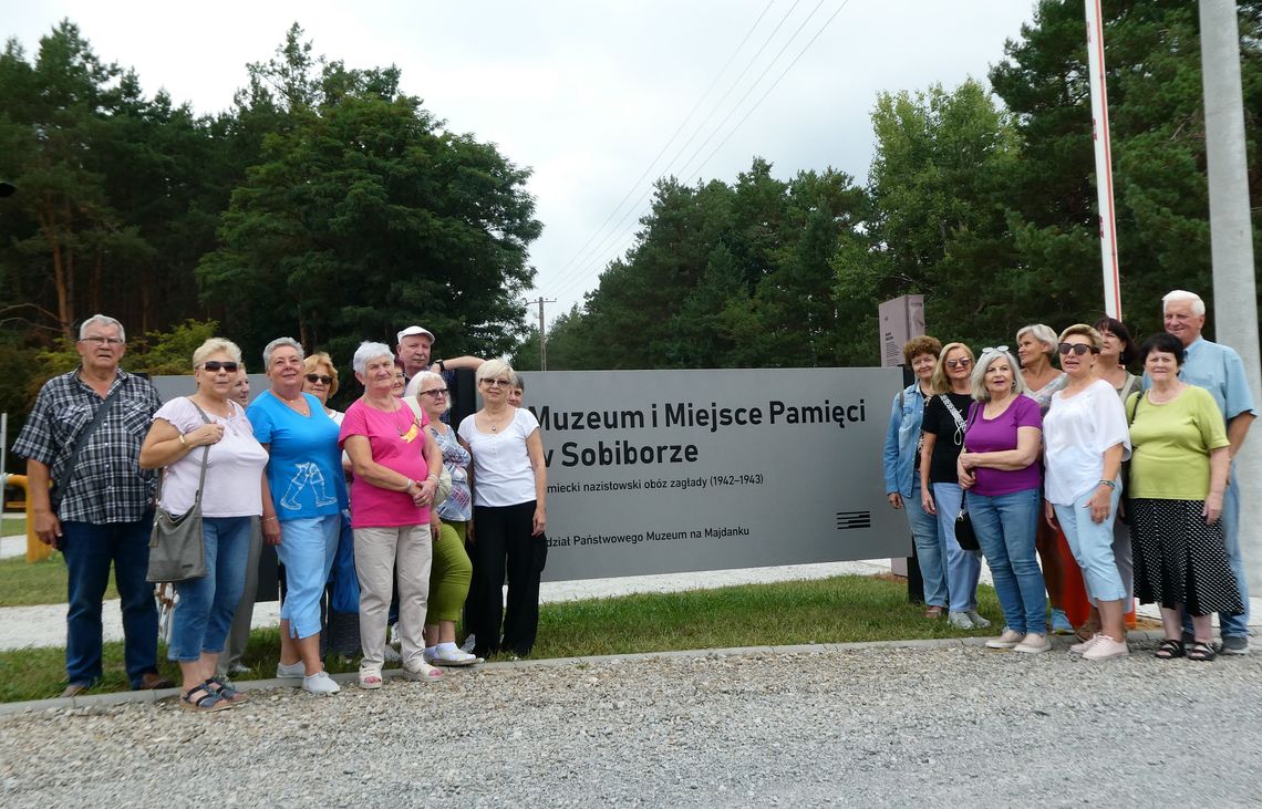 Chełm. Emeryci oddali hołd ofiarom Sobiboru