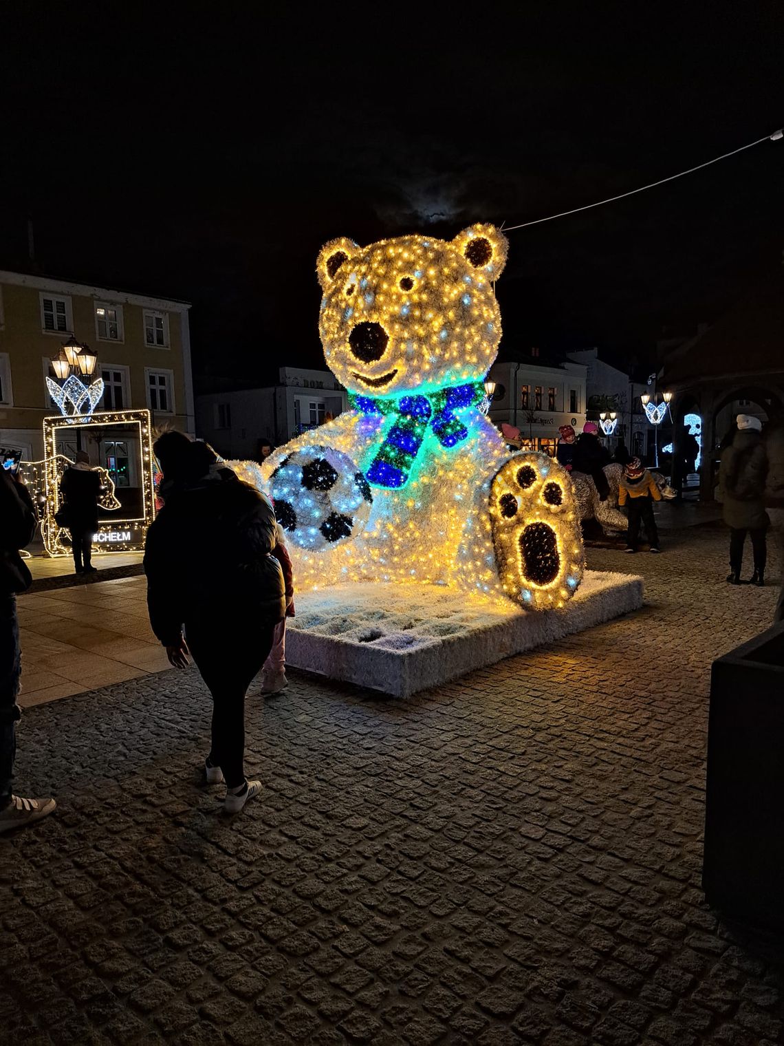 Chełm. Iluminacje za pół miliona czy projekt zastępczy? Kto rozświetlił miasto?