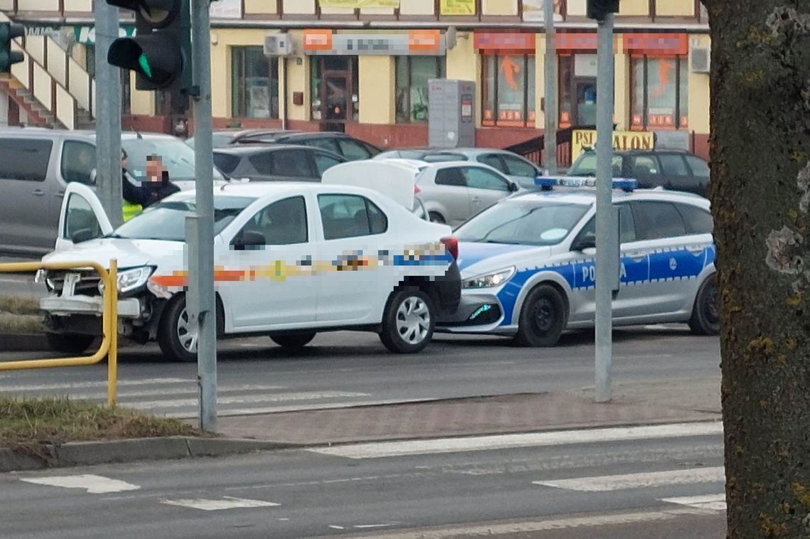 Chełm. Karambol na Armii Krajowej. Jedna z kierujących w szpitalu