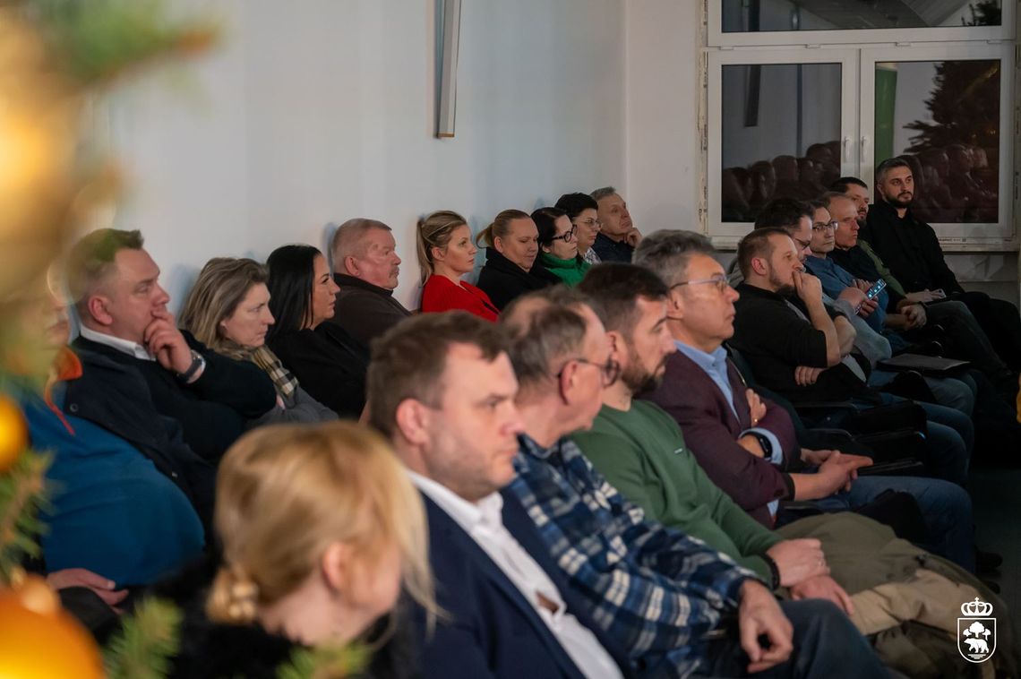 Już na wstępie urzędnicy zaznaczyli też, że jedno spotkanie nie wystarczy, by szczegółowo omówić każdą zgłoszoną uwagę. To posiedzenie miało przede wszystkim służyć ustaleniu zasad współpracy oraz kierunku zmian.