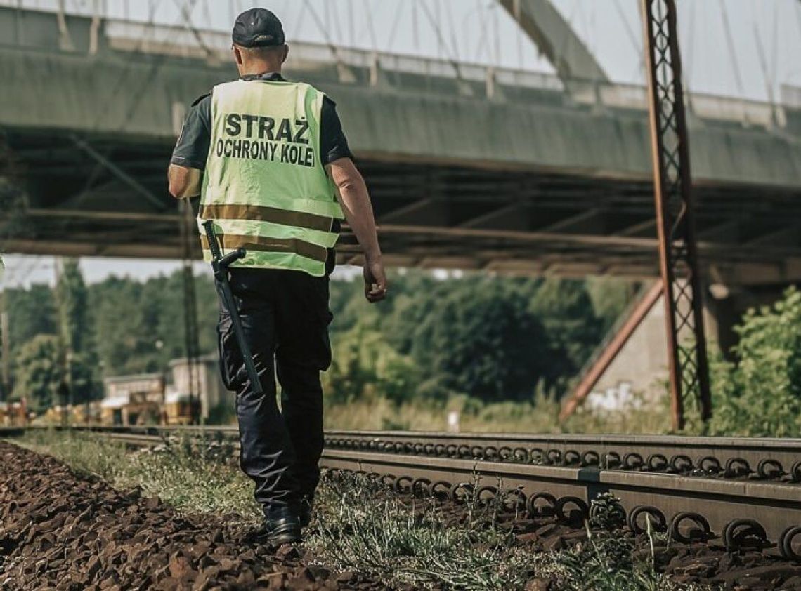 Chełm. Nastoletni grafficiarze zatrzymani. Niszczyli wiadukt nad linią kolejową Chełm. Nastoletni grafficiarze zatrzymani. Niszczyli wiadukt nad linią kolejową