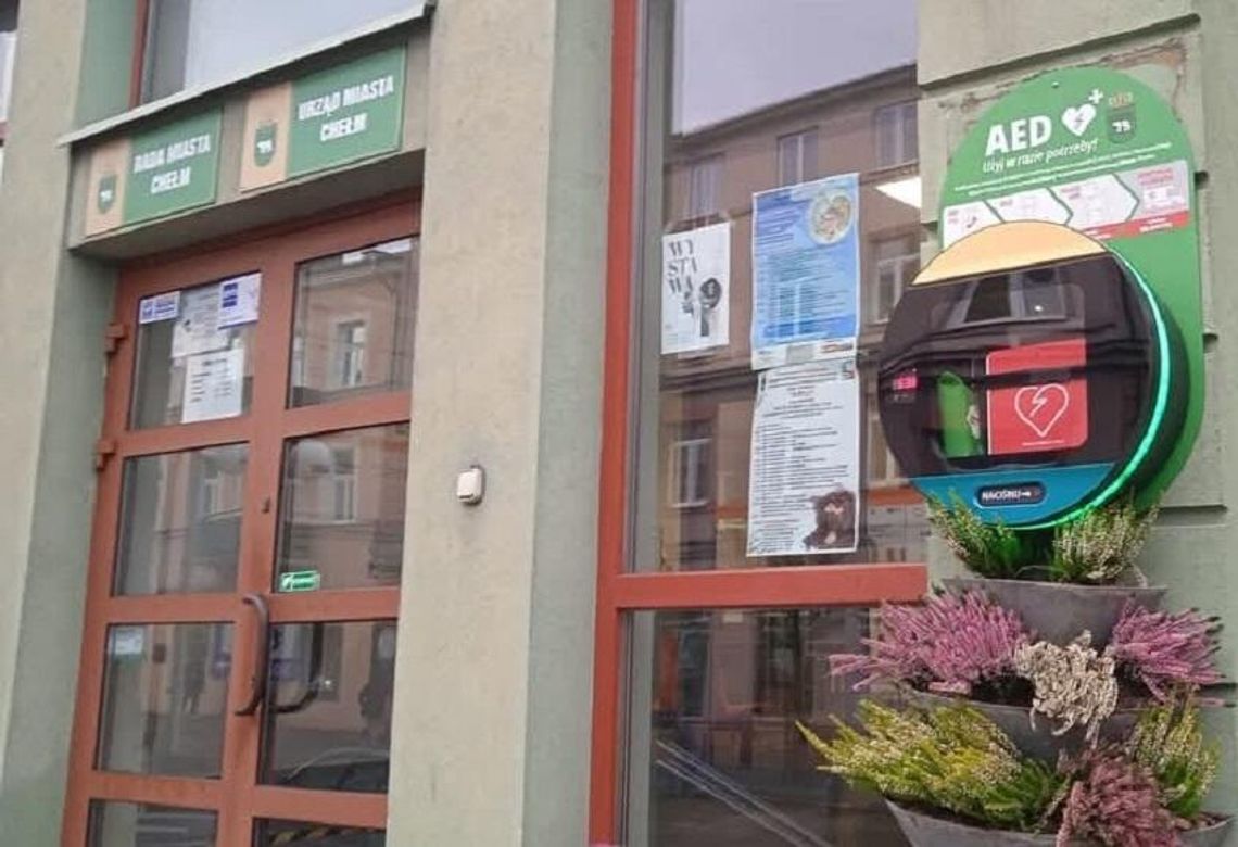 W Chełmie zamontowano 10 defibrylatorów. Mogą uratować życie W Chełmie zamontowano 10 defibrylatorów. Mogą uratować życie