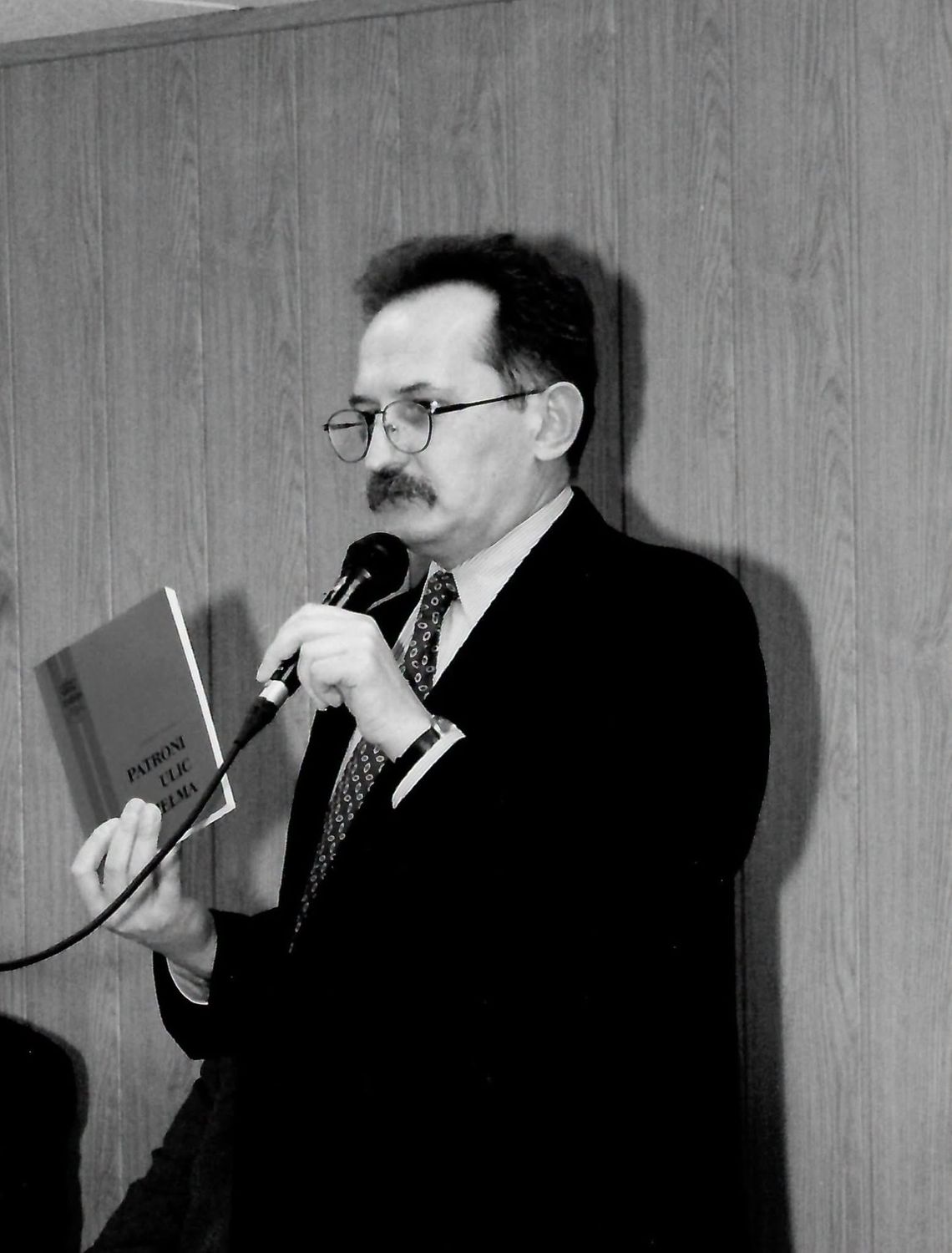 Chełm. Odszedł Roman Małek. Przez lata tworzył historię chełmskiego bibliotekarstwa Chełm. Odszedł Roman Małek. Przez lata tworzył historię chełmskiego bibliotekarstwa