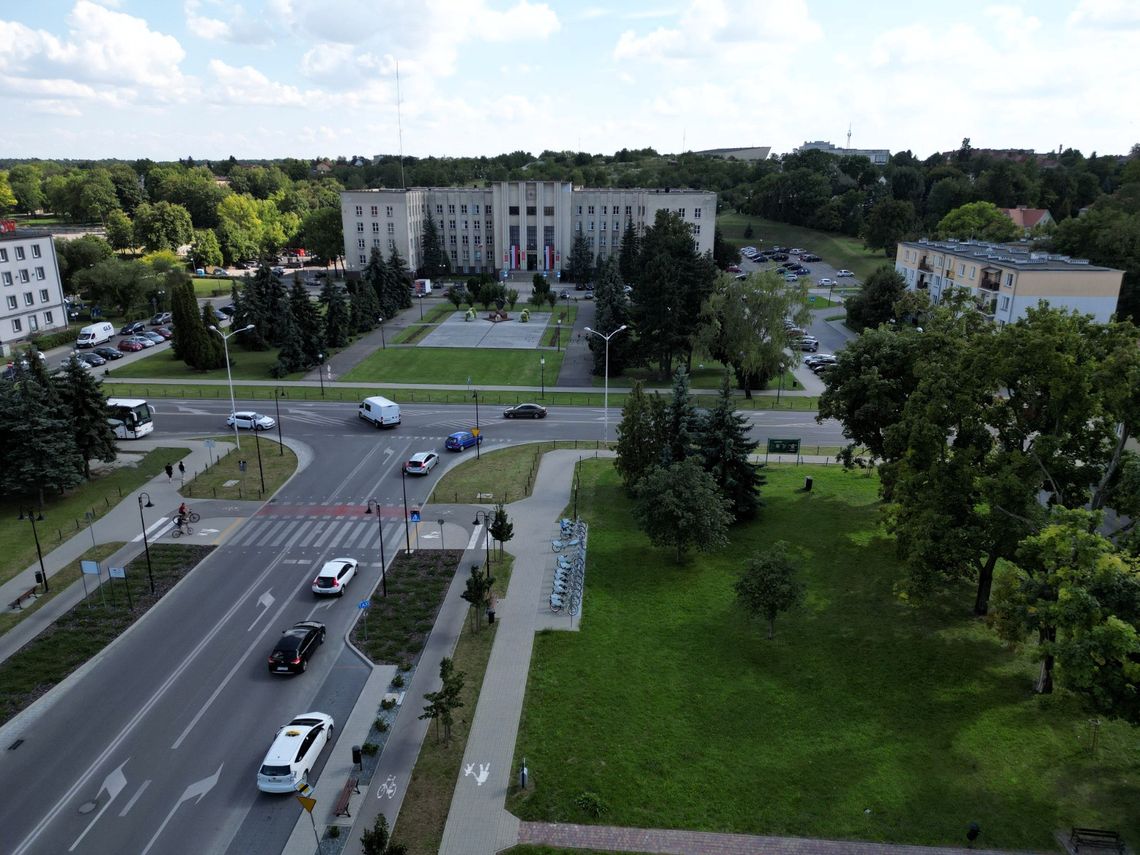 Chełm. Parkingów nie będzie, część dróg bez remontu. Tak miasto odpowiada mieszkańcom Dyrekcji Dolnej