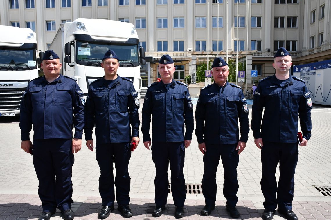 Chełm. Policjant dostał odznakę od ministra Chełm. Policjant dostał odznakę od ministra