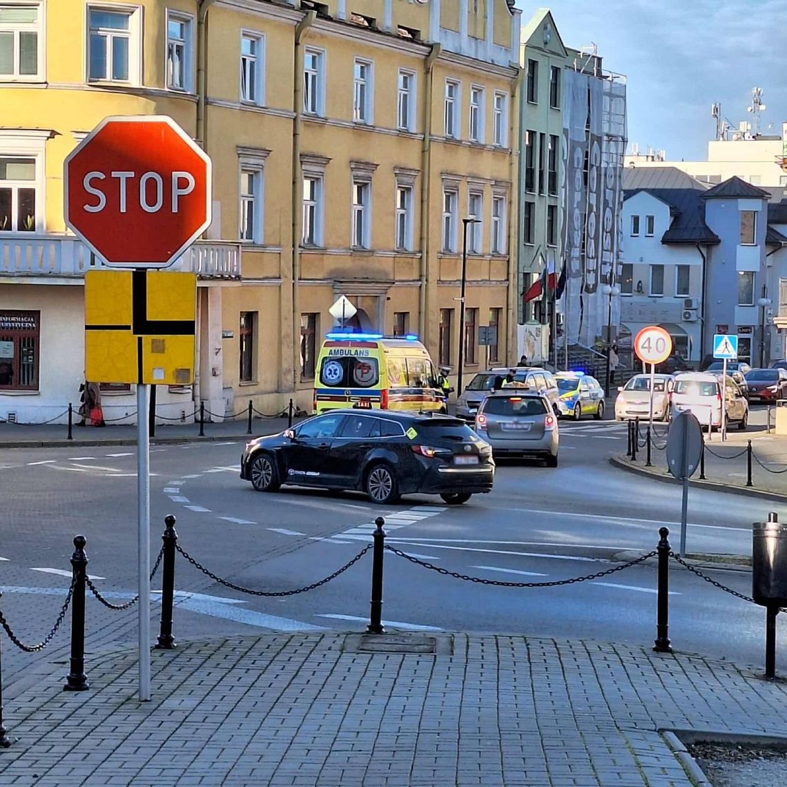 Chełm. Potrącenie pieszej przy urzędzie miasta