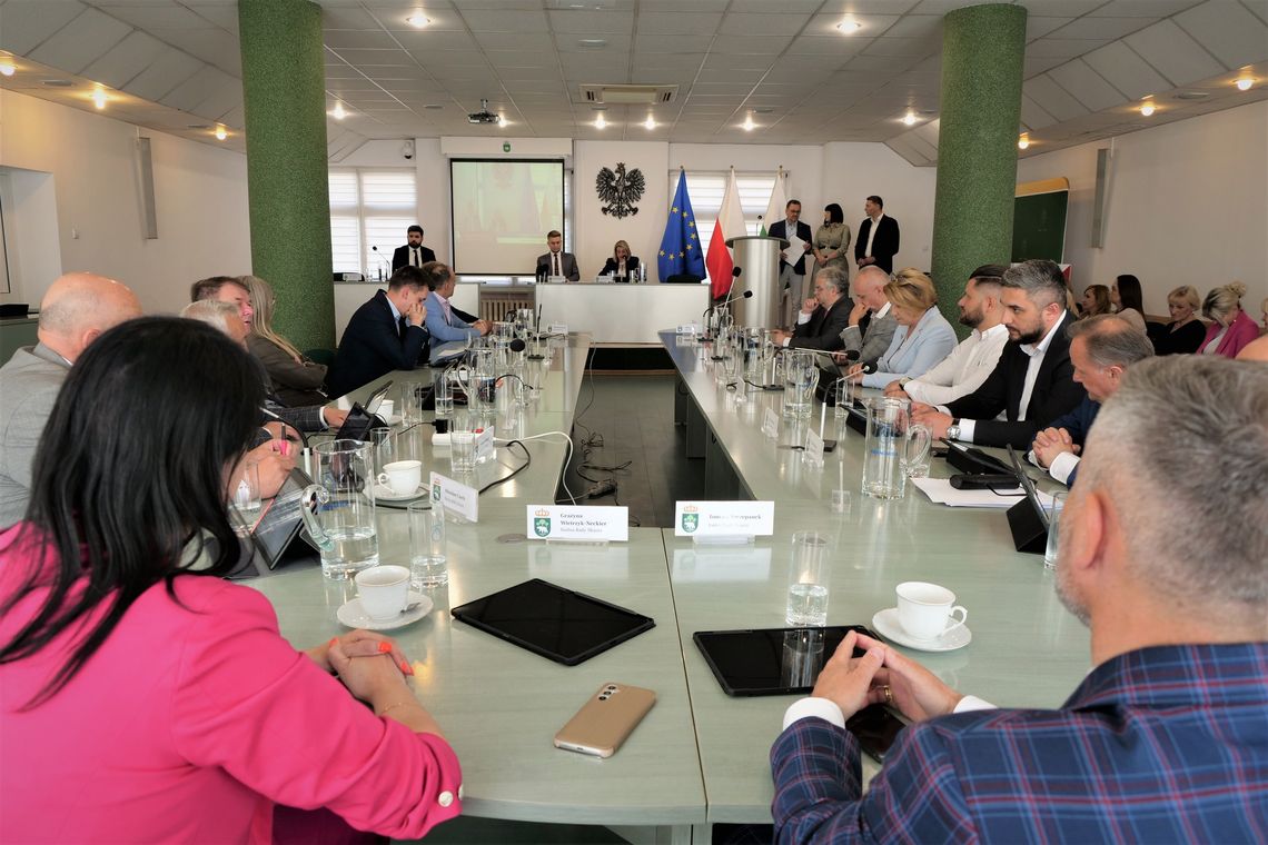 Chełm. Radni zdecydują o budżecie, zmianach w uchwale krajobrazowej i przygotowaniach do strefy płatnego parkowania Chełm. Radni zdecydują o budżecie, zmianach w uchwale krajobrazowej i przygotowaniach do strefy płatnego parkowania