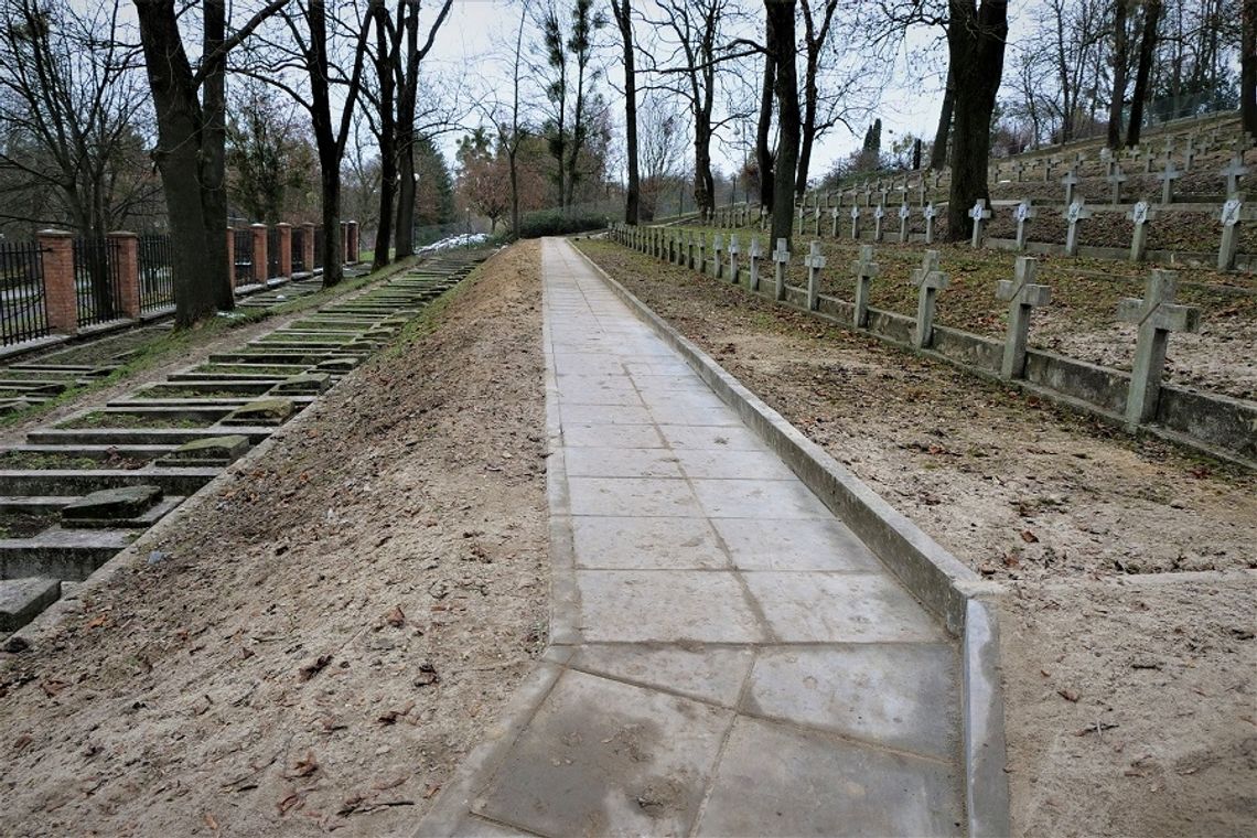 Chełm: Rewitalizacja cmentarza wojennego już na finiszu Chełm: Rewitalizacja cmentarza wojennego już na finiszu