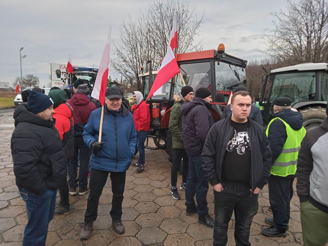 Chełm. Rolnicy wyjechali protestować na ulicach miasta [FOTO+WIDEO]