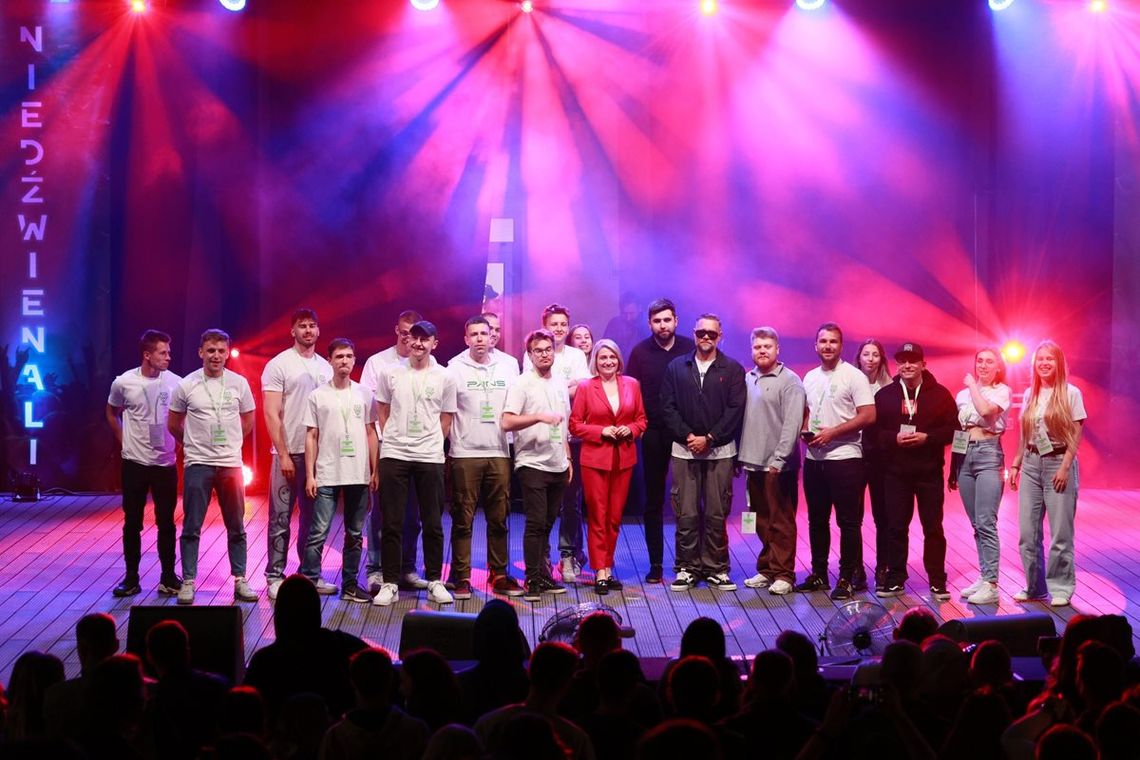 Chełm. Studenci świętowali w Kumowej Dolinie! [ZDJĘCIA]