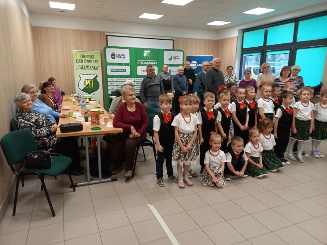 Chełm: Święto babci i dziadka podczas spotkania koła Polskiego Związku Niewidomych Chełm: Święto babci i dziadka podczas spotkania koła Polskiego Związku Niewidomych