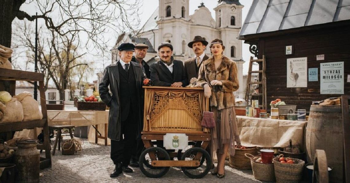 Chełm. Trzy dni muzyki, widowisk i klimatu międzywojnia, czyli "Retro Fest" Festiwal XX-lecia Międzywojennego "Retro Fest" odbędzie się od 7 do 9 sierpnia na placu Dr. E. Łuczkowskiego.