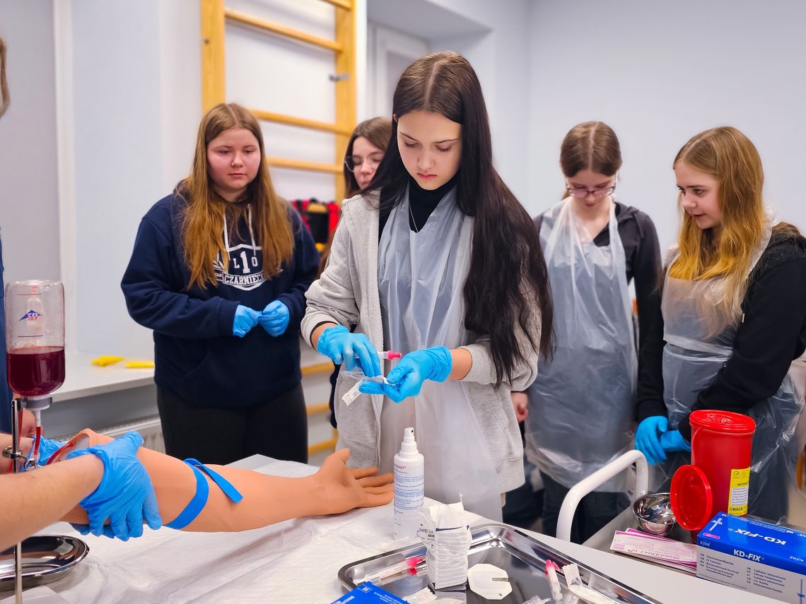 Chełm. Uczniowie I LO zgłębiali tajniki medycyny w Monoprofilowym Centrum Symulacji Medycznej PANS Chełm. Uczniowie I LO zgłębiali tajniki medycyny w Monoprofilowym Centrum Symulacji Medycznej PANS