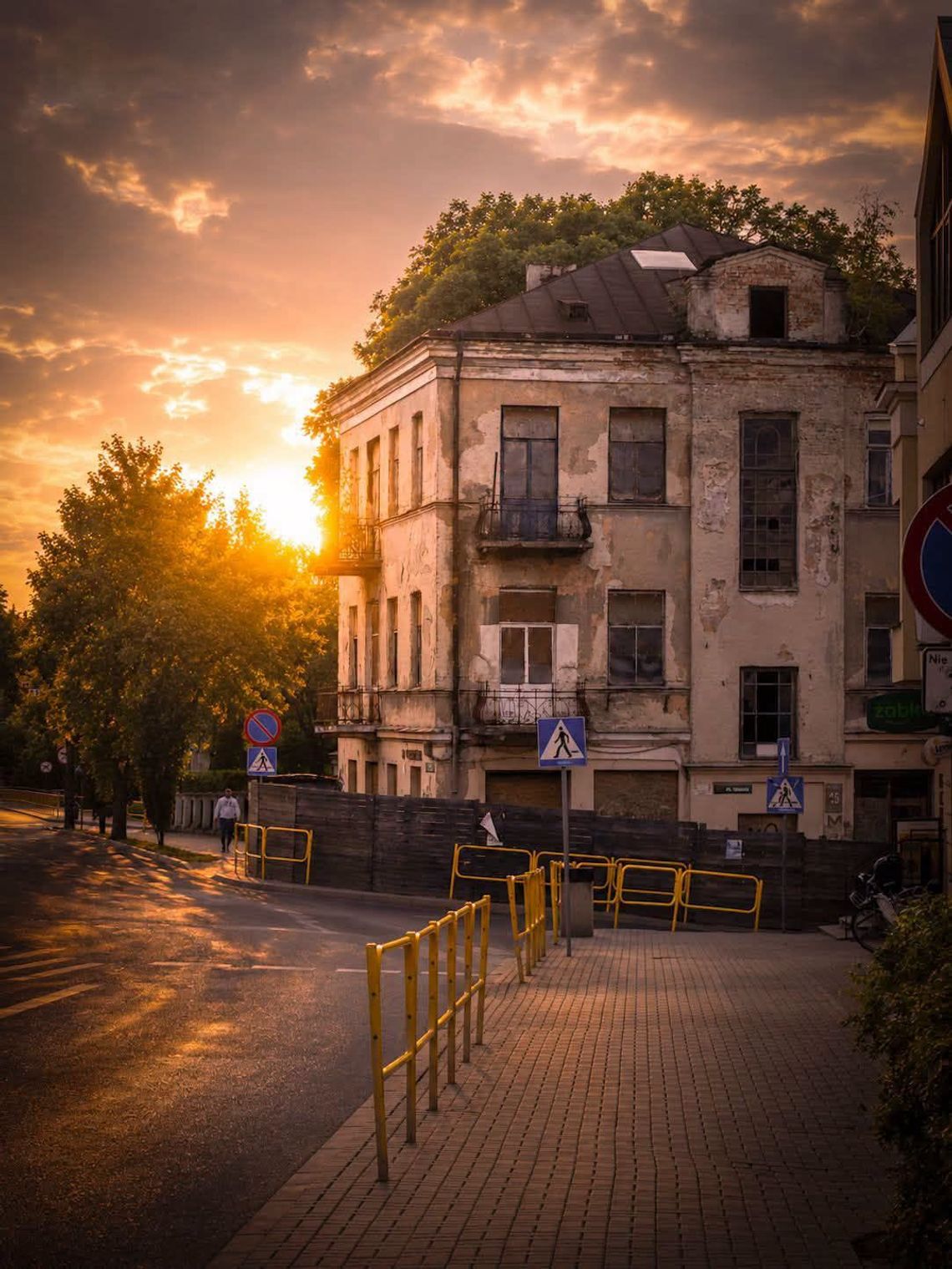 Co dalej z ruderą przy Szkolnej? Miasto planuje remont za prawie 4 mln zł Co dalej z ruderą przy Szkolnej? Miasto planuje remont za prawie 4 mln zł