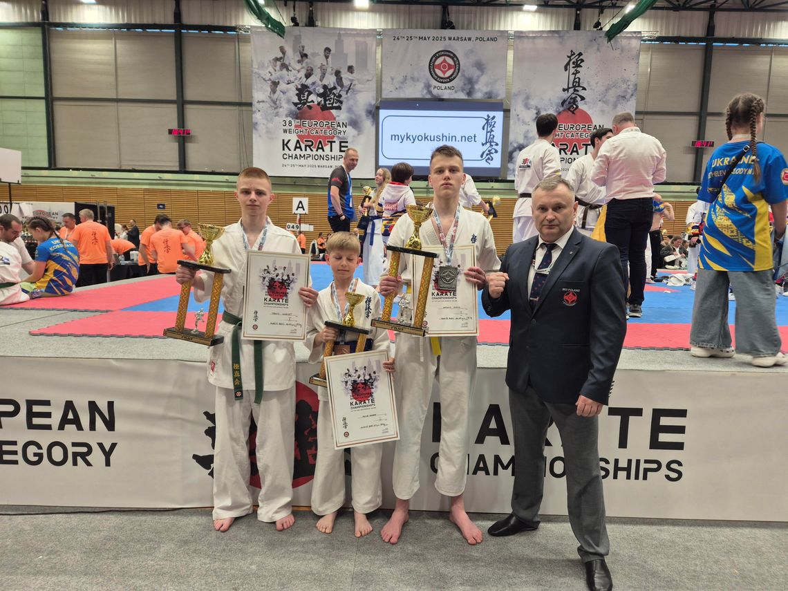 Cztery medale w kontynentalnej stawce