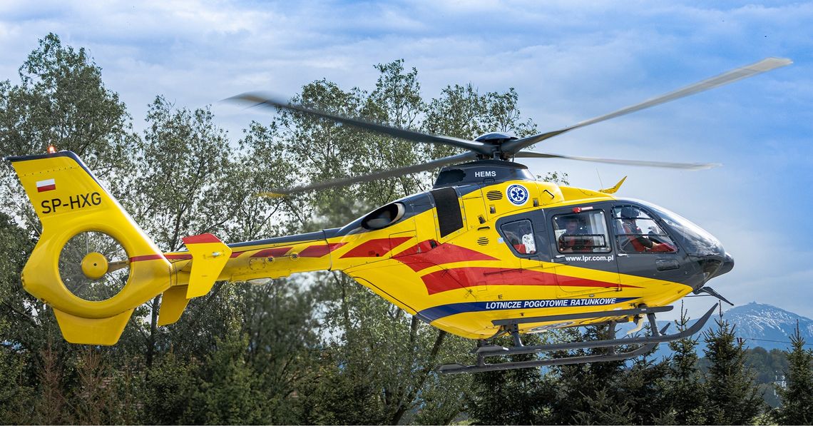 Dramatyczne zdarzenie w Krasnymstawie. 44-latek spadł z balkonu. Śmigłowiec LPR zabrał go do szpitala