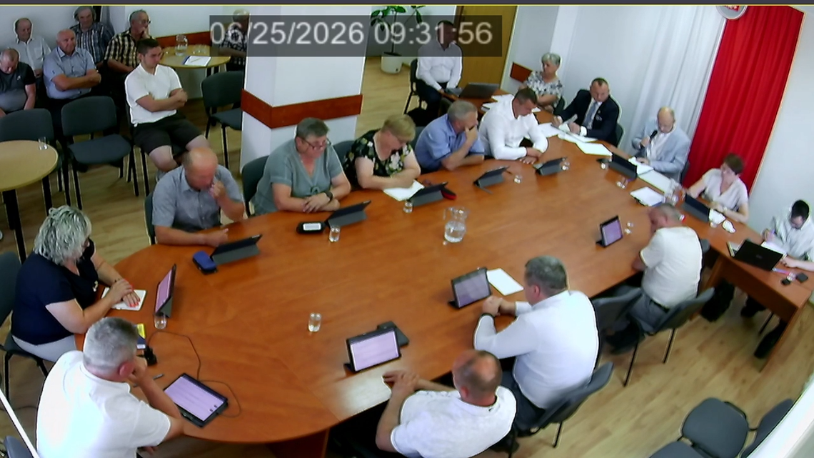 Dubienka stawia na rozwój. Jednogłośne wotum zaufania dla wójta po podsumowaniu 2025 roku Rekordowe inwestycje, modernizacja infrastruktury, sukcesy sportowe i spokojna współpraca samorządu z radą - to najważniejsze argumenty, które przesądziły o jednogłośnym udzieleniu wójtowi Dubienki wotum zaufania. Choć raport o stanie gminy wskazuje również na problemy demograficzne.