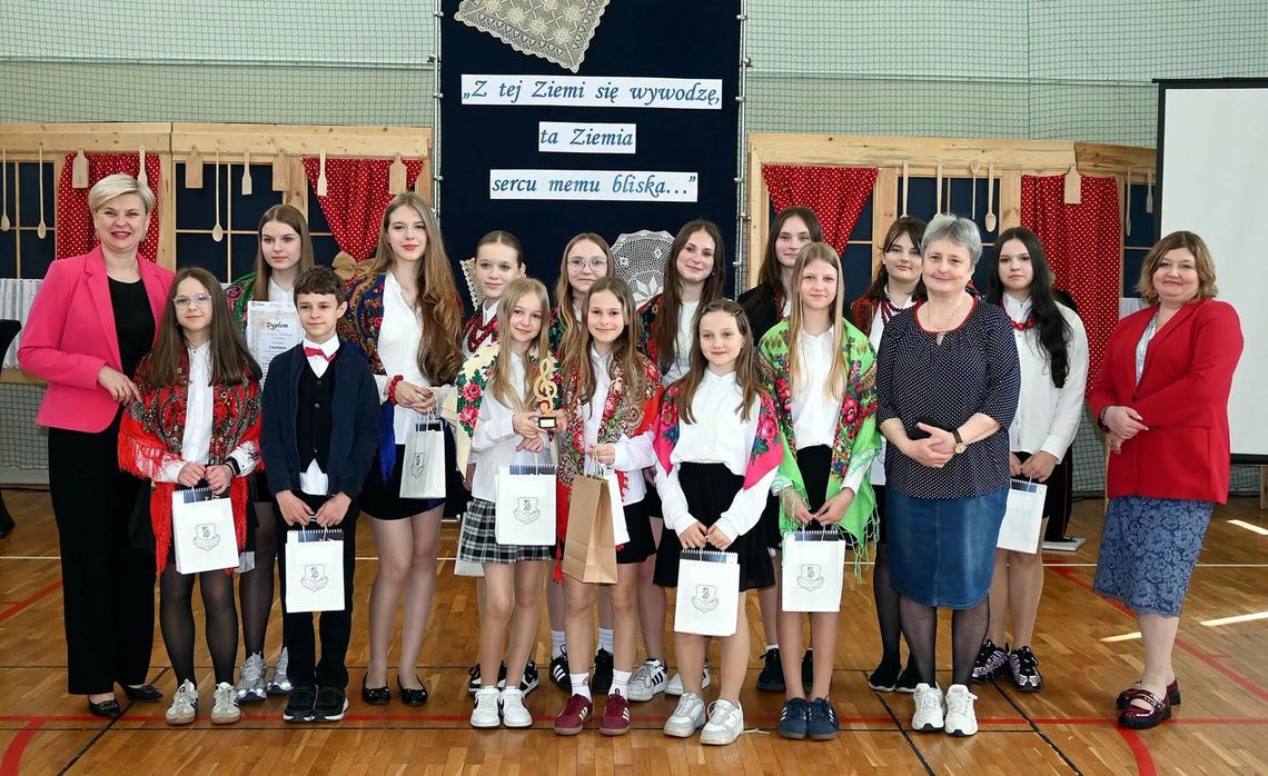 Folklorystyczne święto w Okszowie: dom rodzinny motywem przewodnim konkursu [ZDJĘCIA]