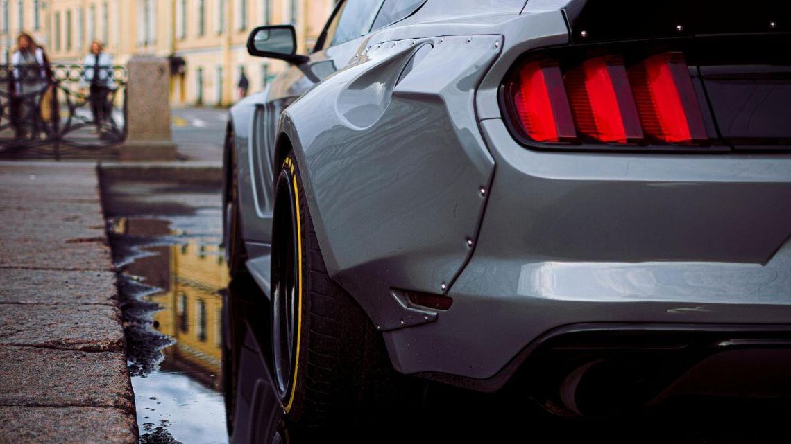 Ford Mustang dla policji od pijanego kierowcy. Tego chce prokuratura