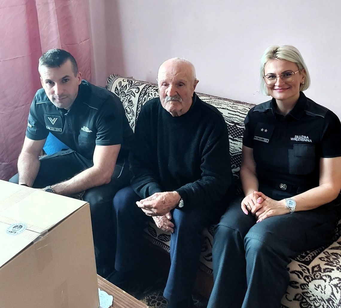 Funkcjonariusze Zakładu Karnego w Chełmie z wizytą u bohaterów Funkcjonariusze Zakładu Karnego w Chełmie z wizytą u bohaterów