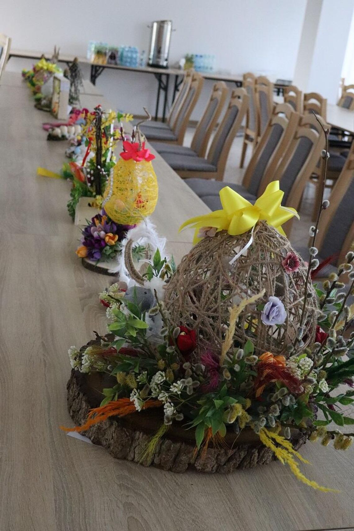 Gminny Ośrodek Kultury w Białopolu ogłosił wyniki dorocznego konkursu na „Najpiękniejszy stroik wielkanocny”. Wydarzenie, które skierowane do uczniów Szkoły Podstawowej w Białopolu, stało się nie tylko okazją do artystycznej rywalizacji, ale przede wszystkim pięknym świadectwem wierności tradycjom.