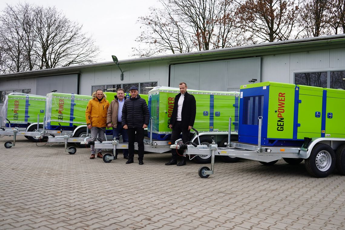 Gm. Chełm. Budują odporność i inwestują w bezpieczeństwo. Obrona cywilna będzie mogła odpowiednio zareagować Trwają szkolenia i zakupy sprzętu w ramach „Programu Ochrony Ludności i Obrony Cywilnej na lata 2025-2026”. Poszczególne gminy naszego powiatu analizują gruntownie własne możliwości w zakresie sprawnego reagowania na zagrożenia i uzupełniają luki w wyposażeniu. Na co postawiła gmina Chełm?