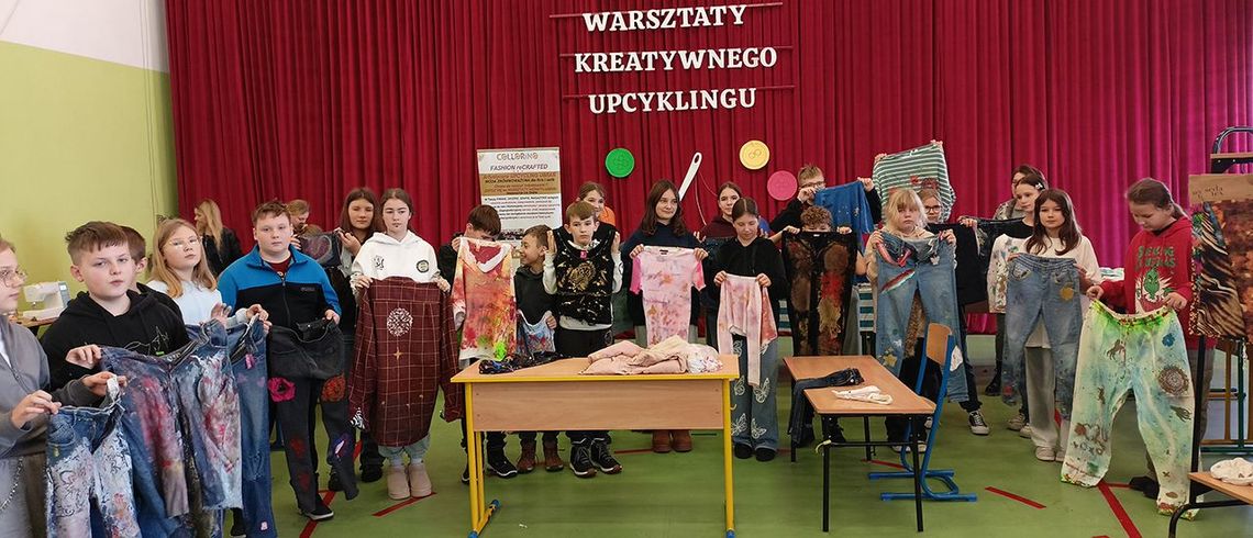 Gm. Chełm. Gospodarności i kreatywności nauczyli się na ubraniach Niezwykłą przygodę z ubraniami przeżyli uczniowie placówek oświatowych, które zlokalizowane są na terenie gminy Chełm oraz jej mieszkańcy. Dwudniowe warsztaty z „upcyklingu”, czyli umiejętności kreatywnego wykorzystania, ale w nowej formie, używanych ubrań zaproponował zastępca wójta Artur Kubacki.