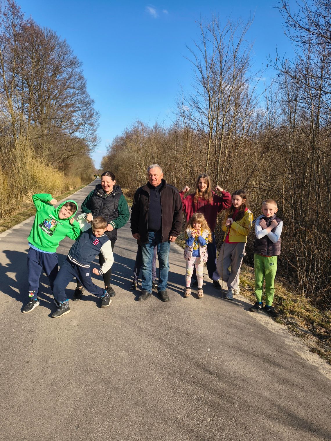 W miejscowości Jagodne walka z nielegalnymi odpadami przypomina walkę z wiatrakami. Chociaż lokalna społeczność pod kierownictwem swojej sołtys Katarzyny Wierzchowskiej działa z dużą determinacją, problem podrzucanych przez kogoś śmieci systematycznie powraca. Czy uda mu się zaradzić?