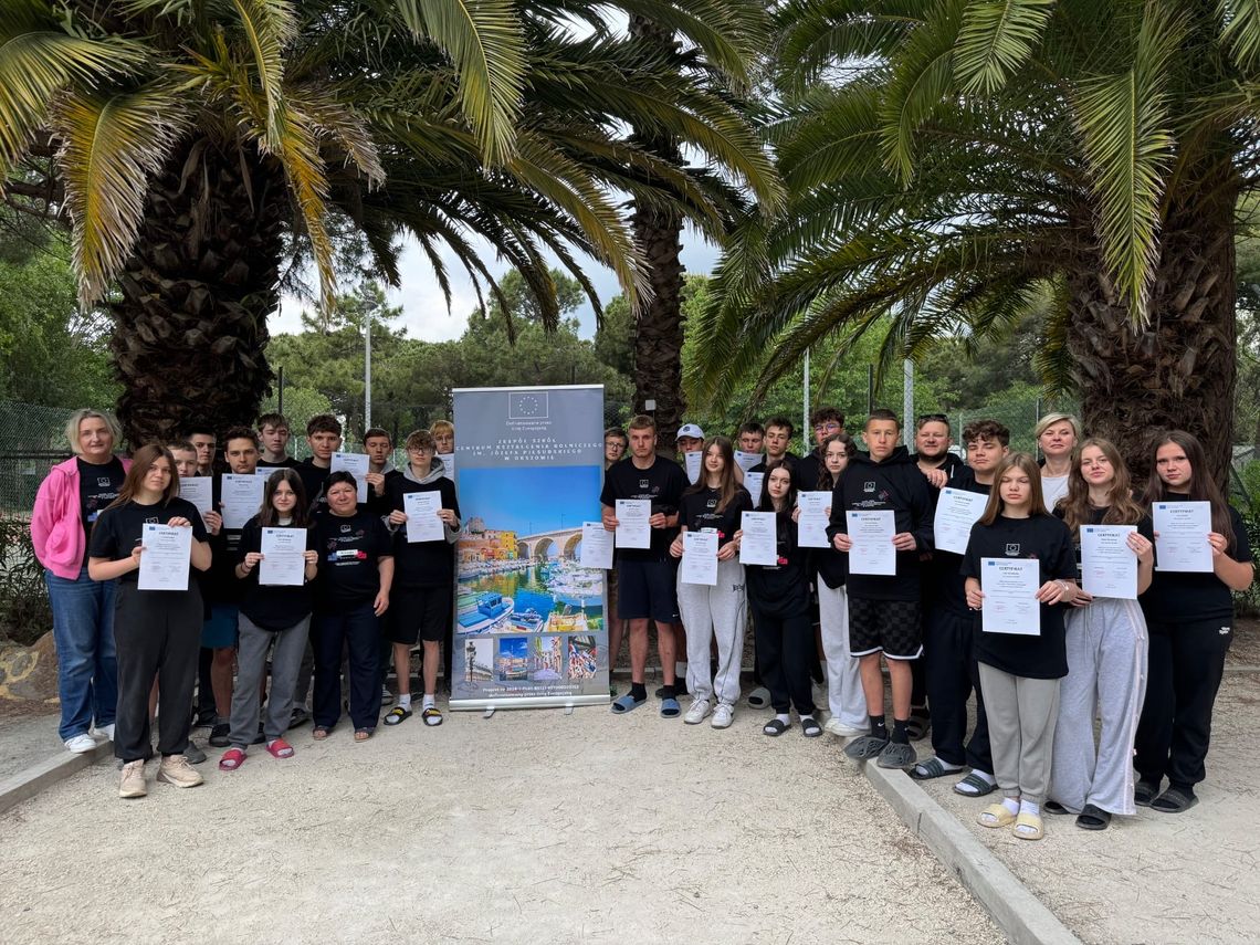 Gm. Chełm. Uczniowie z Okszowa ruszyli na podbój Europy Gm. Chełm. Uczniowie z Okszowa ruszyli na podbój Europy