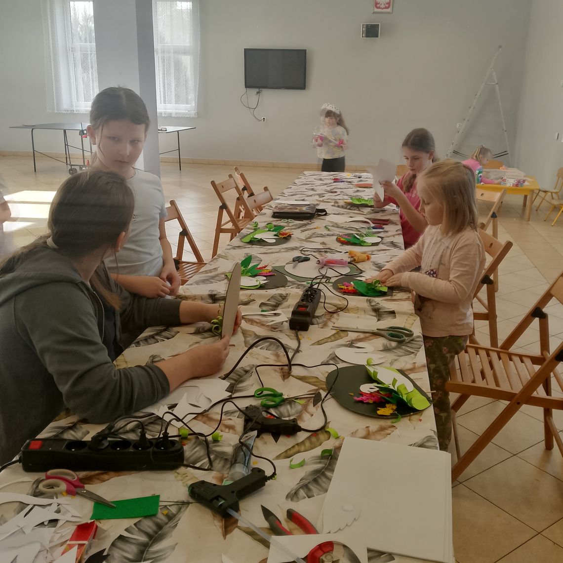 Gm. Chełm. Uporządkowali temat świetlic. Zaktualizowano kilka zapisów w dokumentach Na ostatnią sesję władze gminy przygotowały kilka projektów uchwał, które mają uporządkować obszar zarządzania obiektami nadzorowanymi przez Centrum Bibliotek i Kultury Gminy Chełm w Okszowie. Na tym konkretnie polegają te zmiany? Wyjaśnił to wójt Wiesław Kociuba.